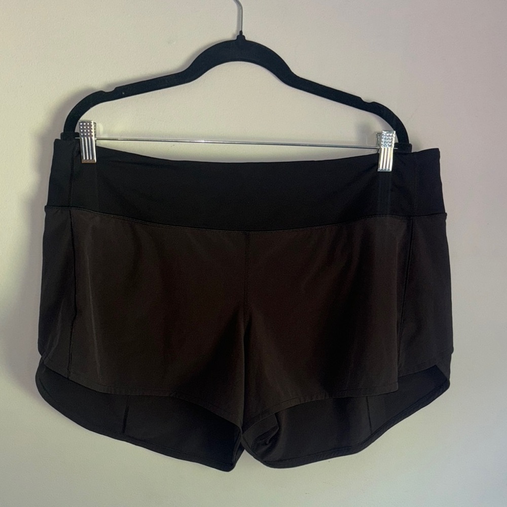 Lululemon Hotty Hot Shorts 2.5in